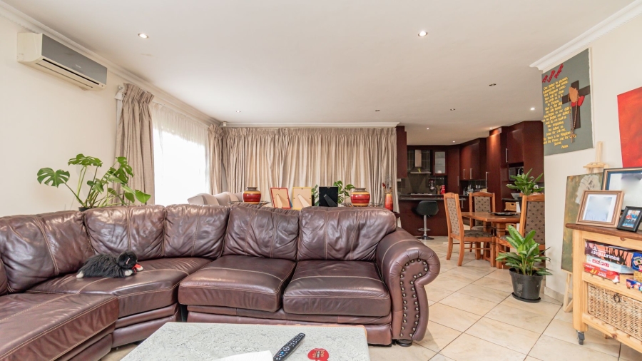 4 Bedroom Property for Sale in Safari Gardens North West